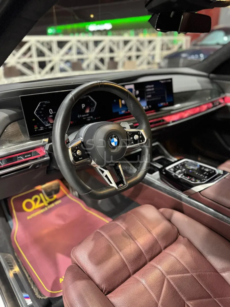 2023 BMW 7 Series 740i