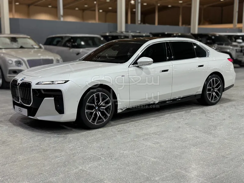 2023 BMW 7 Series 740i
