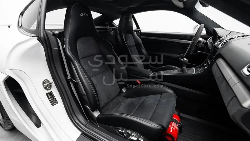2016 Porsche Cayman GT4