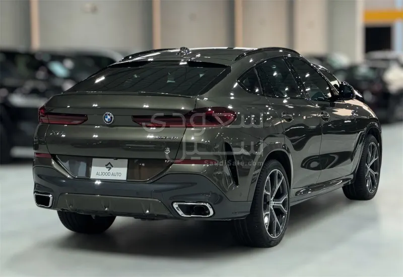 2023 BMW X Series 6 M Kit