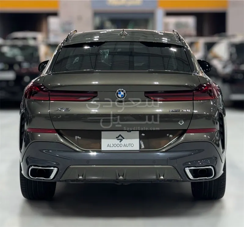 2023 BMW X Series 6 M Kit