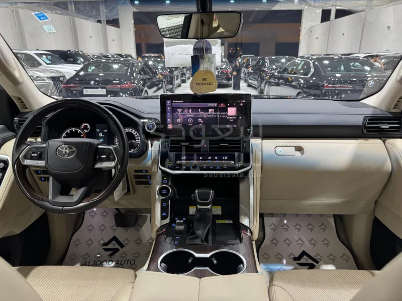 2024 Toyota Land Cruiser GXR 4