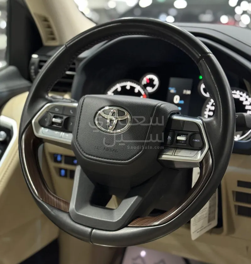 2024 Toyota Land Cruiser GXR 4