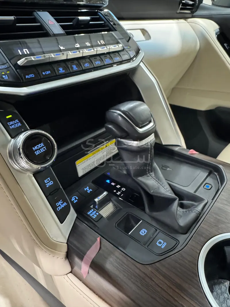 2024 Toyota Land Cruiser GXR 4