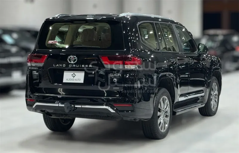2024 Toyota Land Cruiser GXR 4
