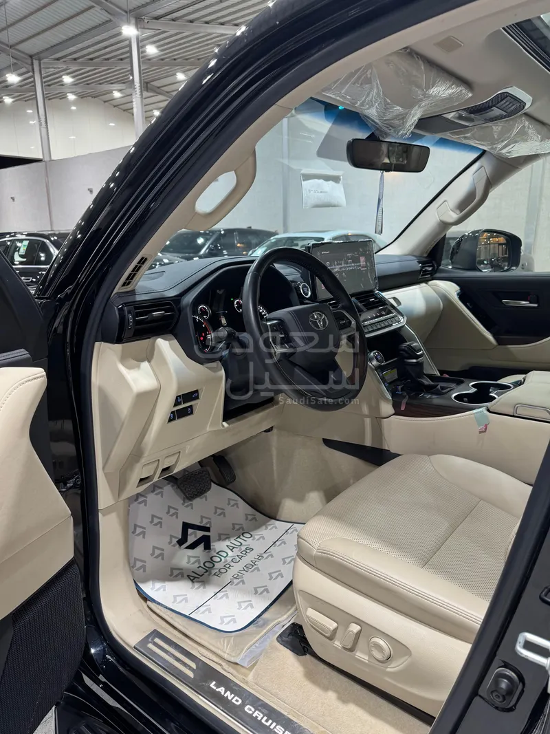 2024 Toyota Land Cruiser GXR 4