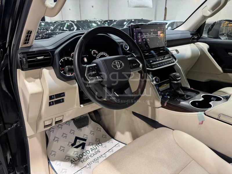 2024 Toyota Land Cruiser GXR 4