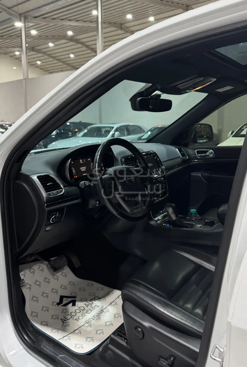 2020 Jeep Grand Cherokee