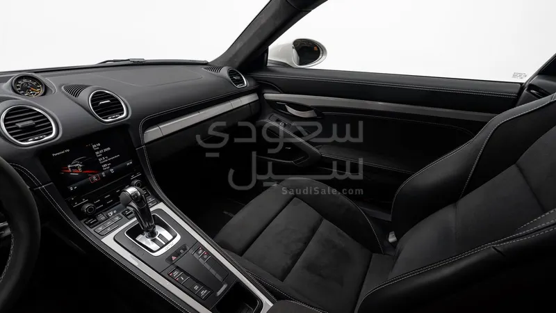 2021 بورش كايمان جي تي 4
