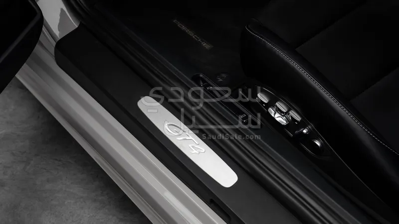 2021 بورش كايمان جي تي 4
