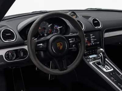 2021 بورش كايمان جي تي 4