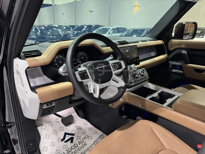 2025 Land Rover Defender X dynamic