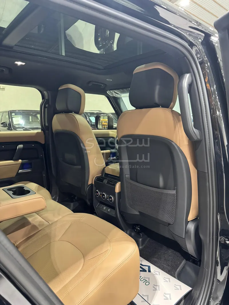 2025 Land Rover Defender X dynamic