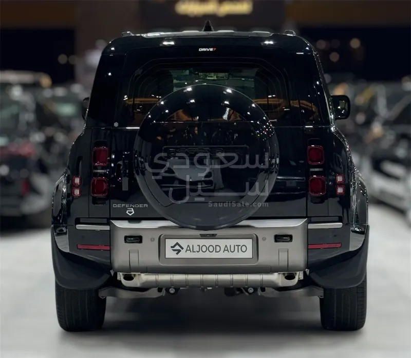 2025 Land Rover Defender X dynamic