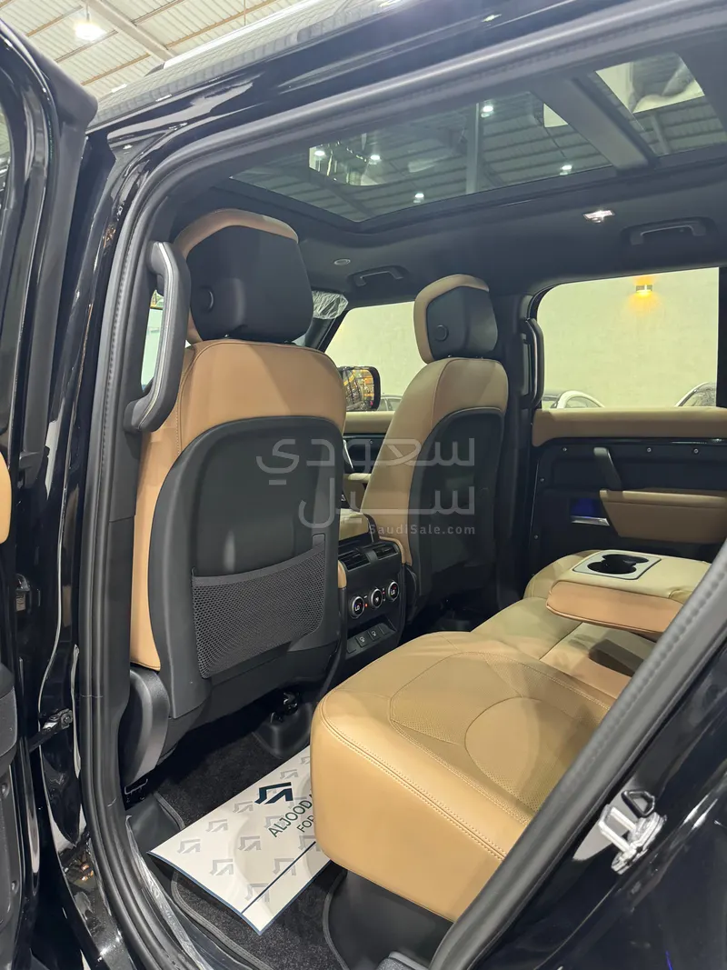 2025 Land Rover Defender X dynamic