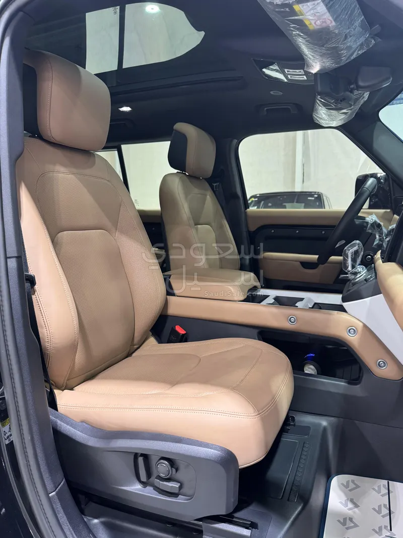 2025 Land Rover Defender X dynamic