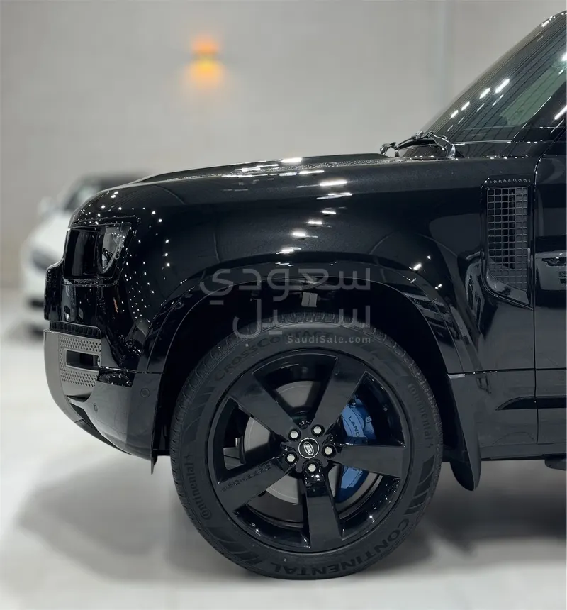 2025 Land Rover Defender X dynamic