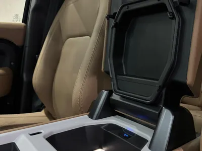 2025 Land Rover Defender X dynamic