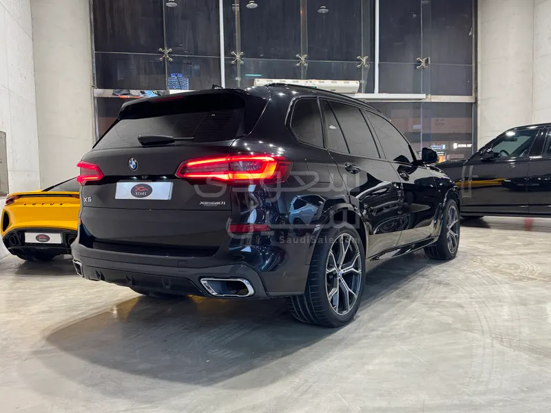 2020 BMW X Series 5 M Kit