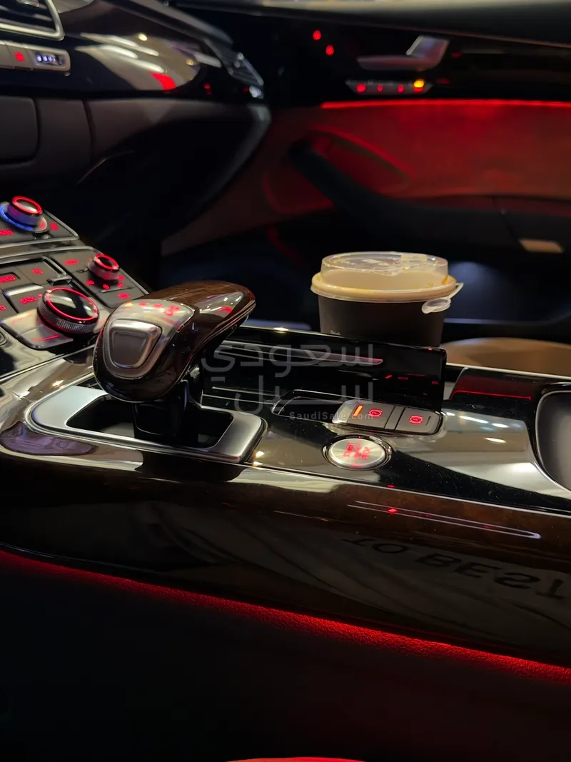 2015 Audi A8 50 TEFI