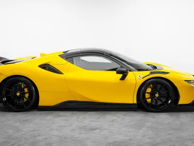 2022 Ferrari Spider SF90