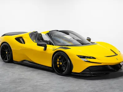 2022 Ferrari Spider SF90