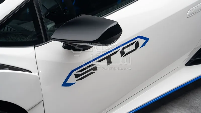 2022 Lamborghini Huracán STO