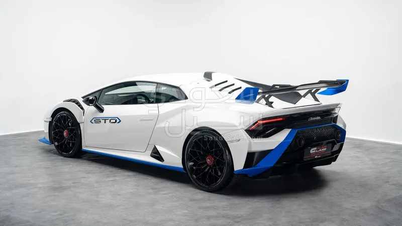 2022 Lamborghini Huracán STO