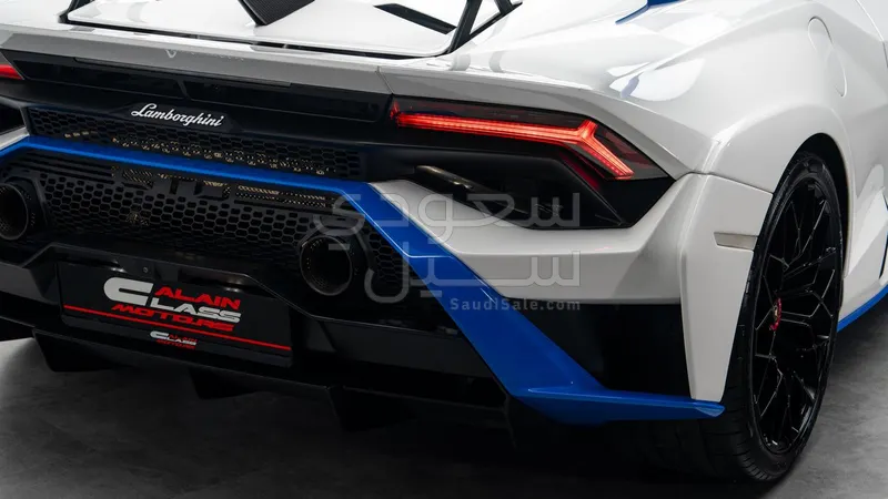 2022 Lamborghini Huracán STO