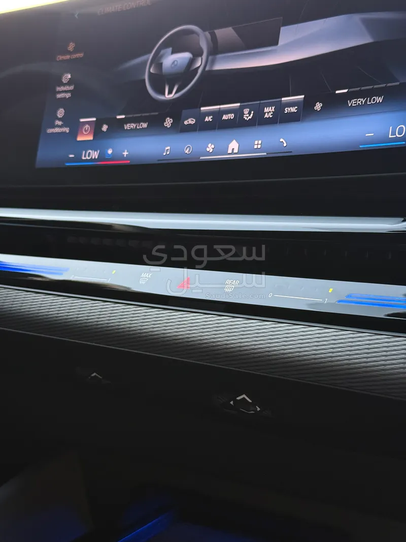 2024 بي ام دبليو الفئة الخامسة 520 أي