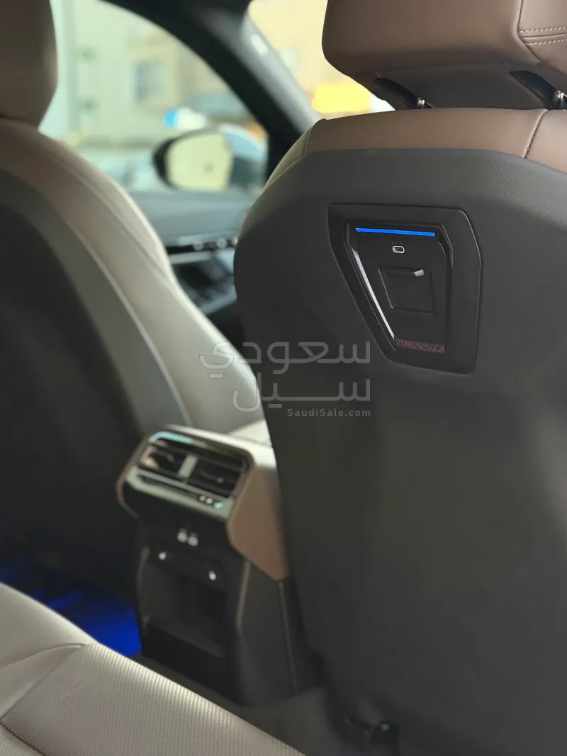 2024 بي ام دبليو الفئة الخامسة 520 أي