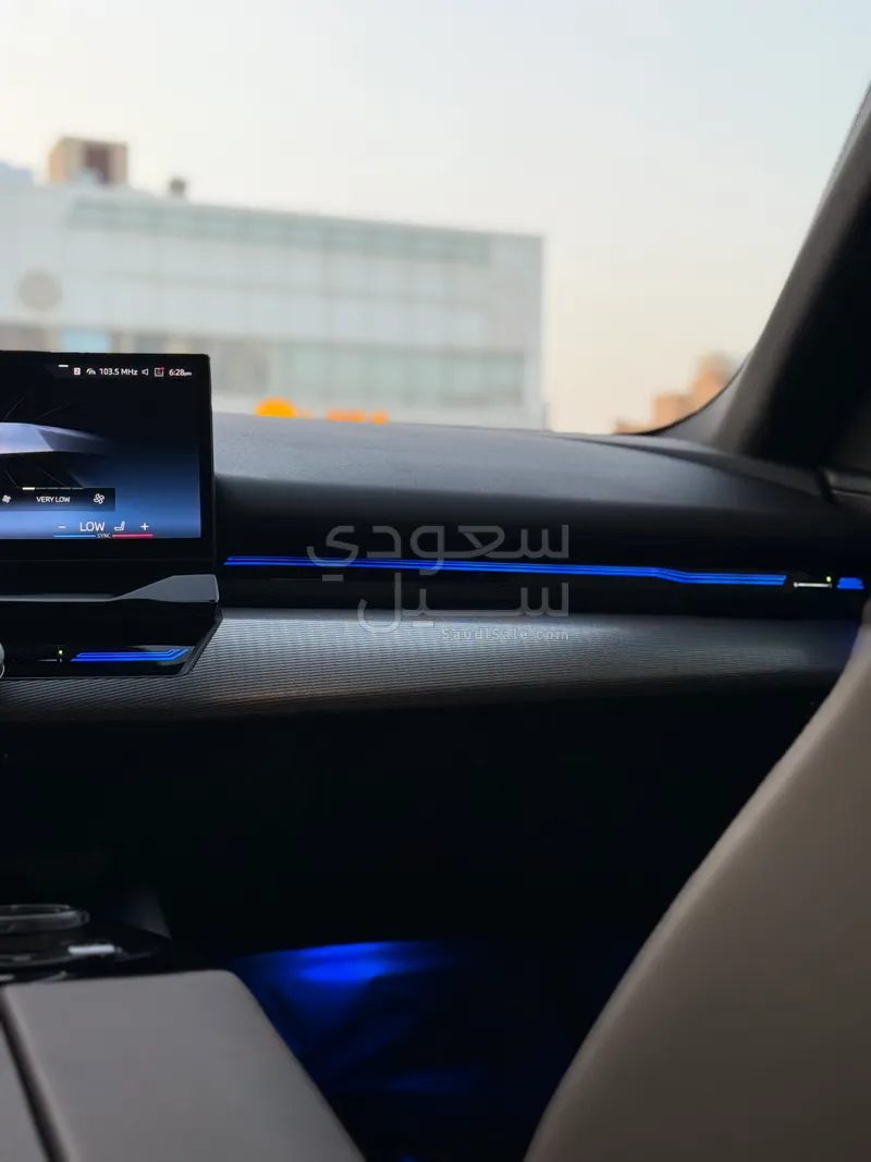 2024 بي ام دبليو الفئة الخامسة 520 أي