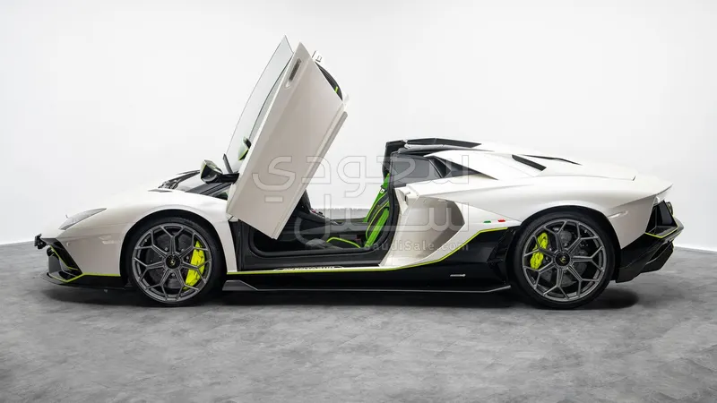 2022 Lamborghini Aventador Ultimae