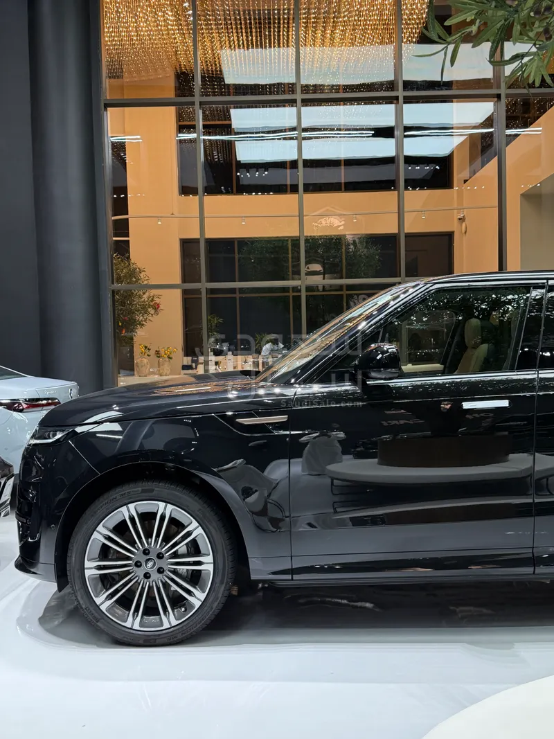 2025 Land Rover Range Rover Sport HSE