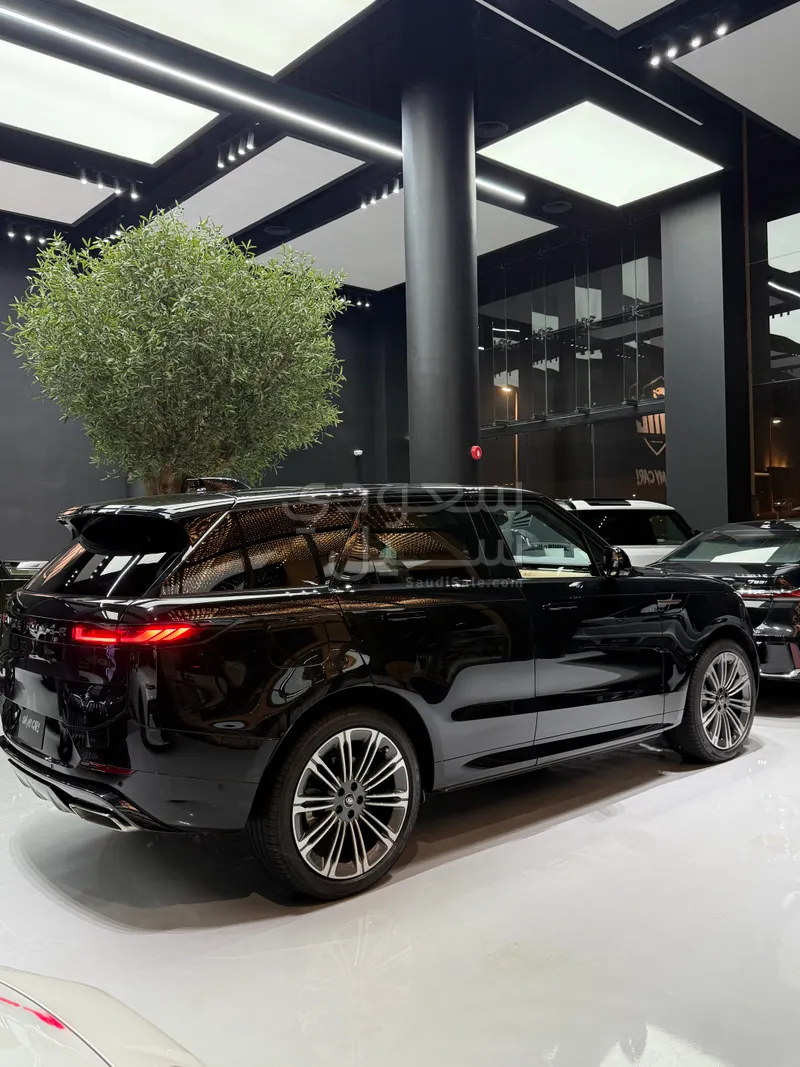2025 Land Rover Range Rover Sport HSE