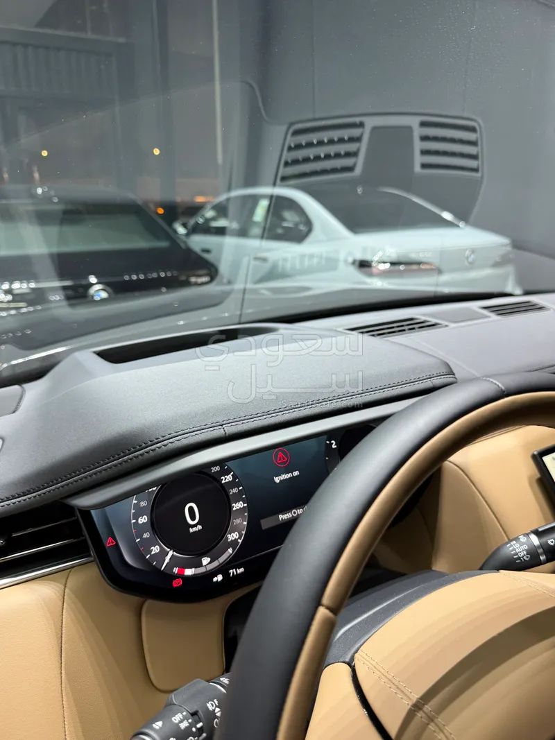 2025 Land Rover Range Rover Sport HSE