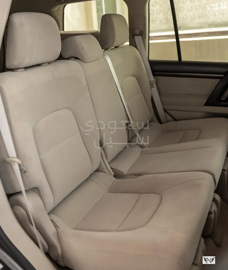 2017 Toyota Land Cruiser GXR