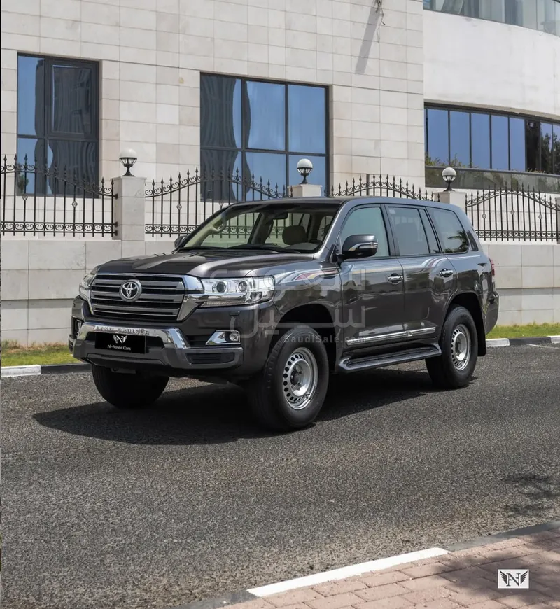2017 Toyota Land Cruiser GXR