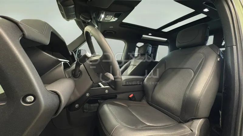 2023 Land Rover Defender 90