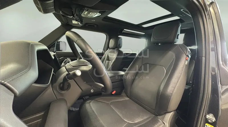 2024 Land Rover Defender 90