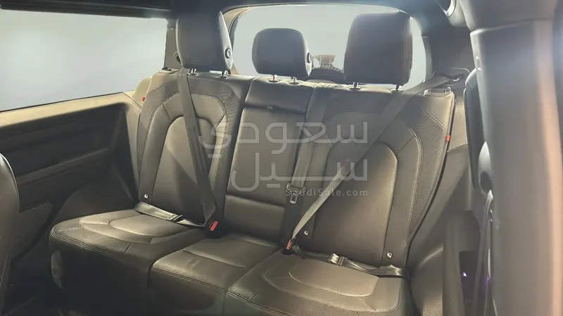 2024 Land Rover Defender 90