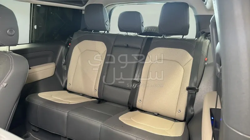 2024 Land Rover Defender 90