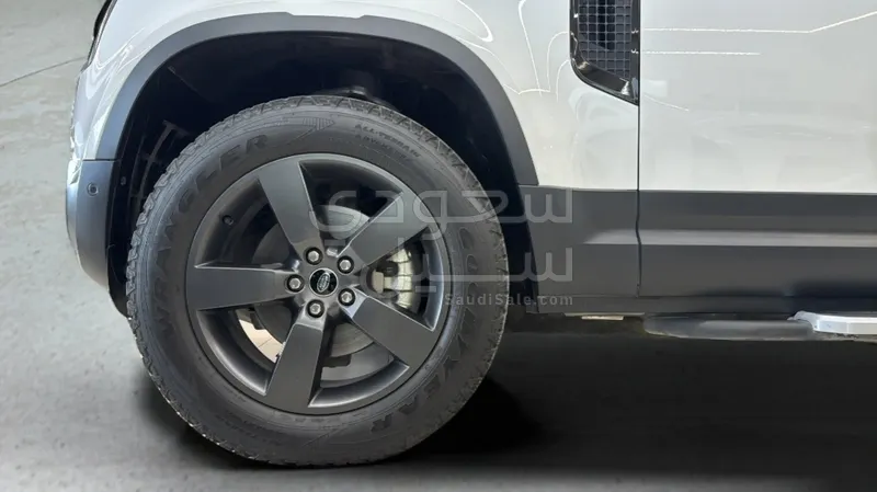 2024 Land Rover Defender 110
