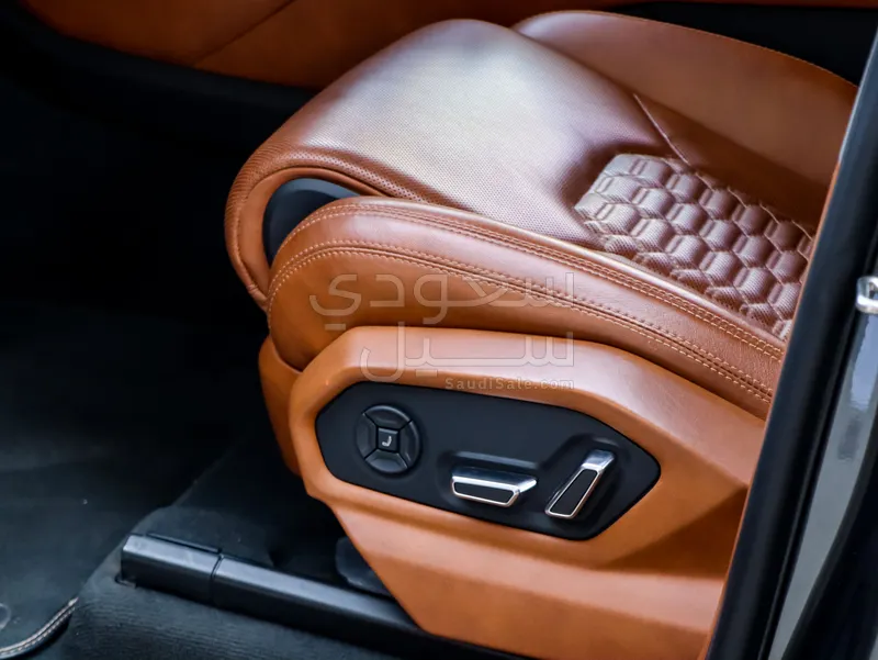 2019 Lamborghini URUS