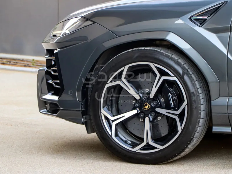 2019 Lamborghini URUS