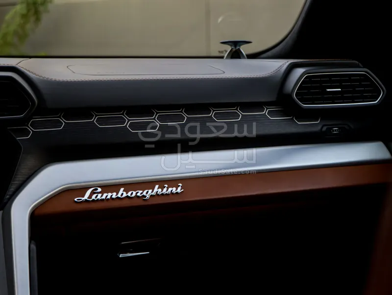 2019 Lamborghini URUS