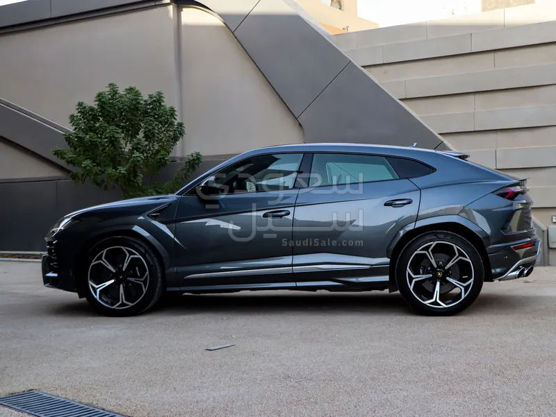 2019 Lamborghini URUS