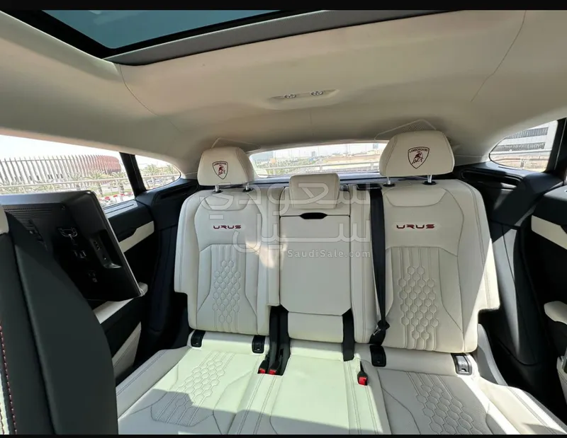 2023 Lamborghini URUS S