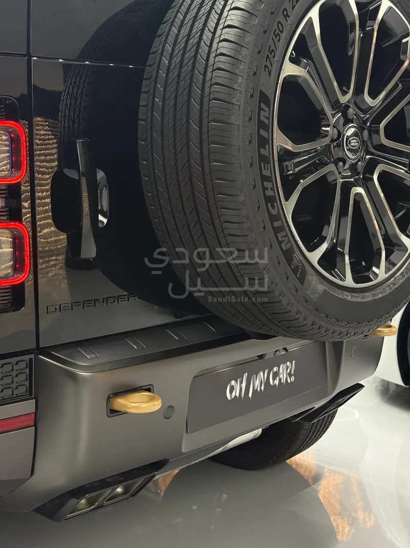 2025 Land Rover Defender Octa