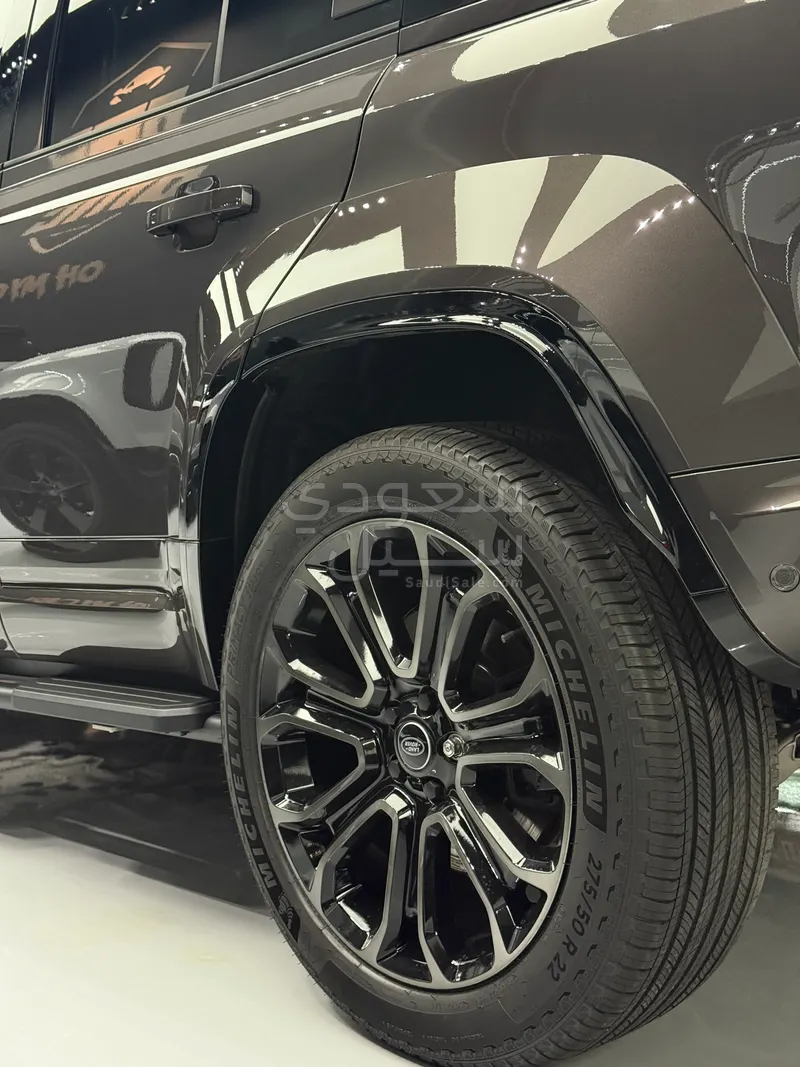 2025 Land Rover Defender Octa